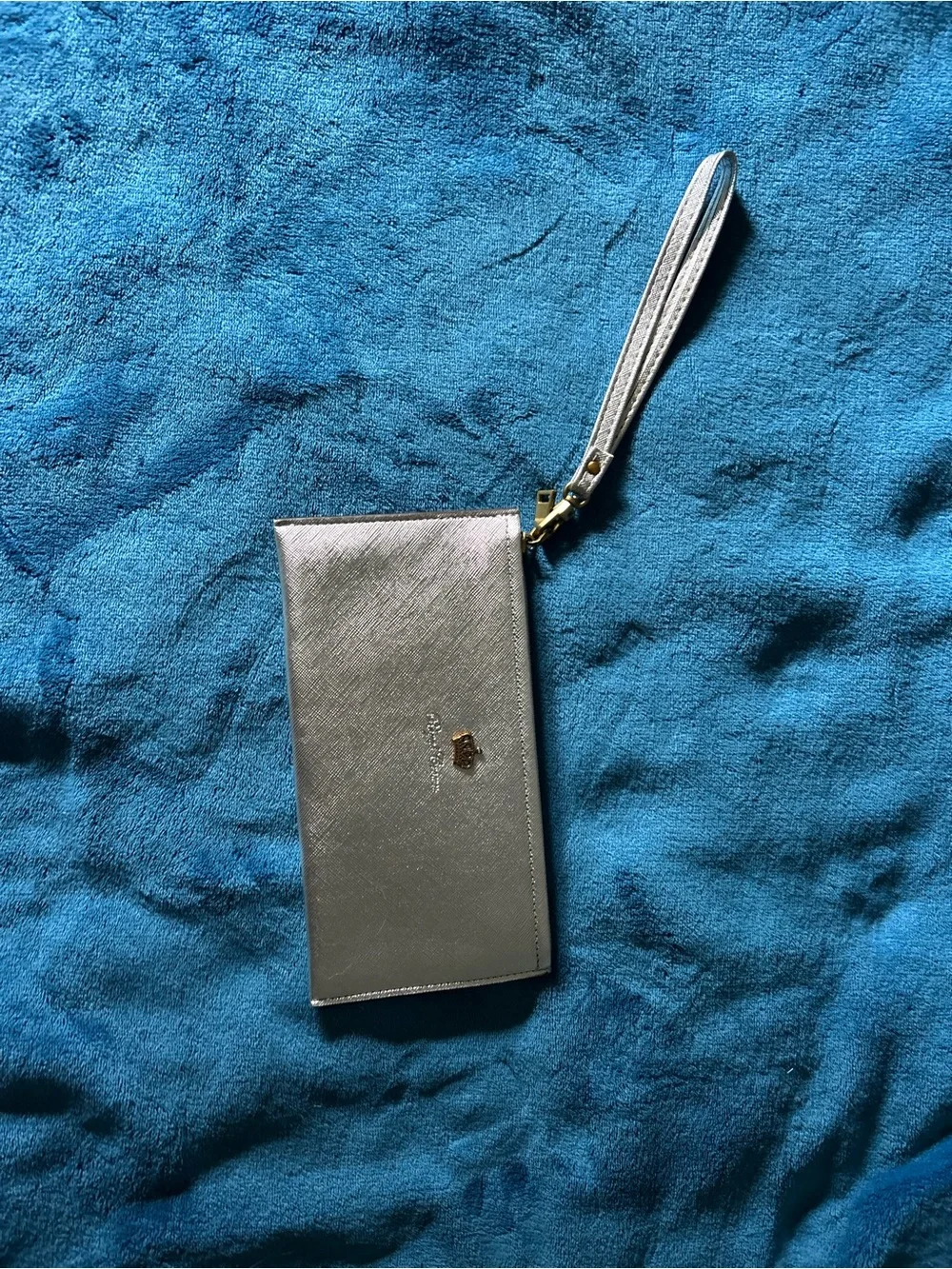 Royal Crown sleek metallic